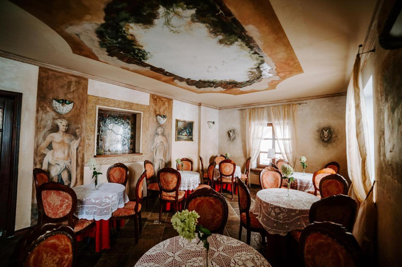 瑟纳特酒店 Zamość 外观 照片